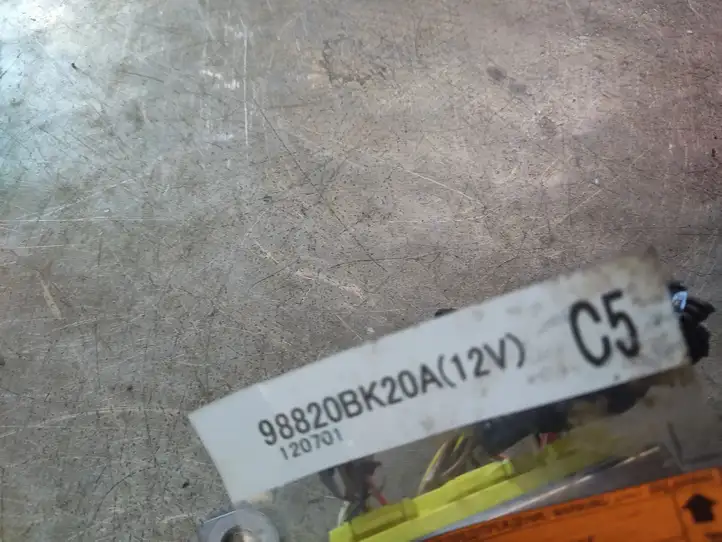 Nissan Qashqai (2010 - 2013) 98820BK20A Датчик удара SRS — фото 1
