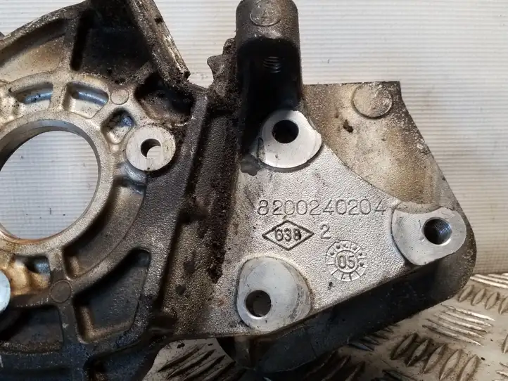 Suzuki Grand Vitara II (2005 - 2008) 8200240204 Кронштейн топливного насоса — фото 4