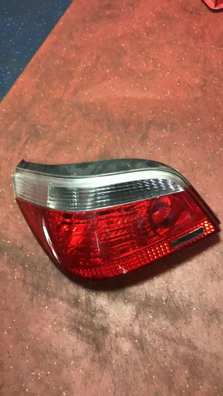 BMW 5 E60 E61 (2004 - 2010) 6910767 Задний фонарь в кузове — фото 1