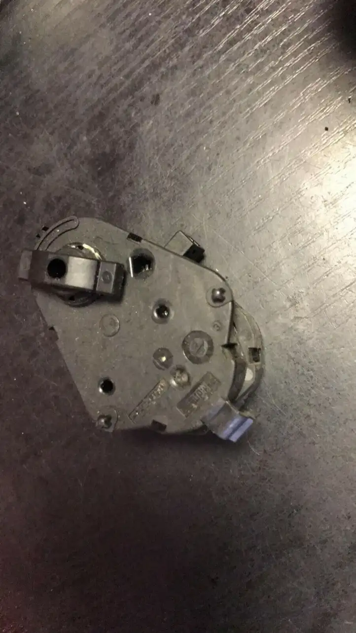 BMW 5 E39 (1996 - 2003) 6902699 Двигатель задвижки потока воздуха — фото 2