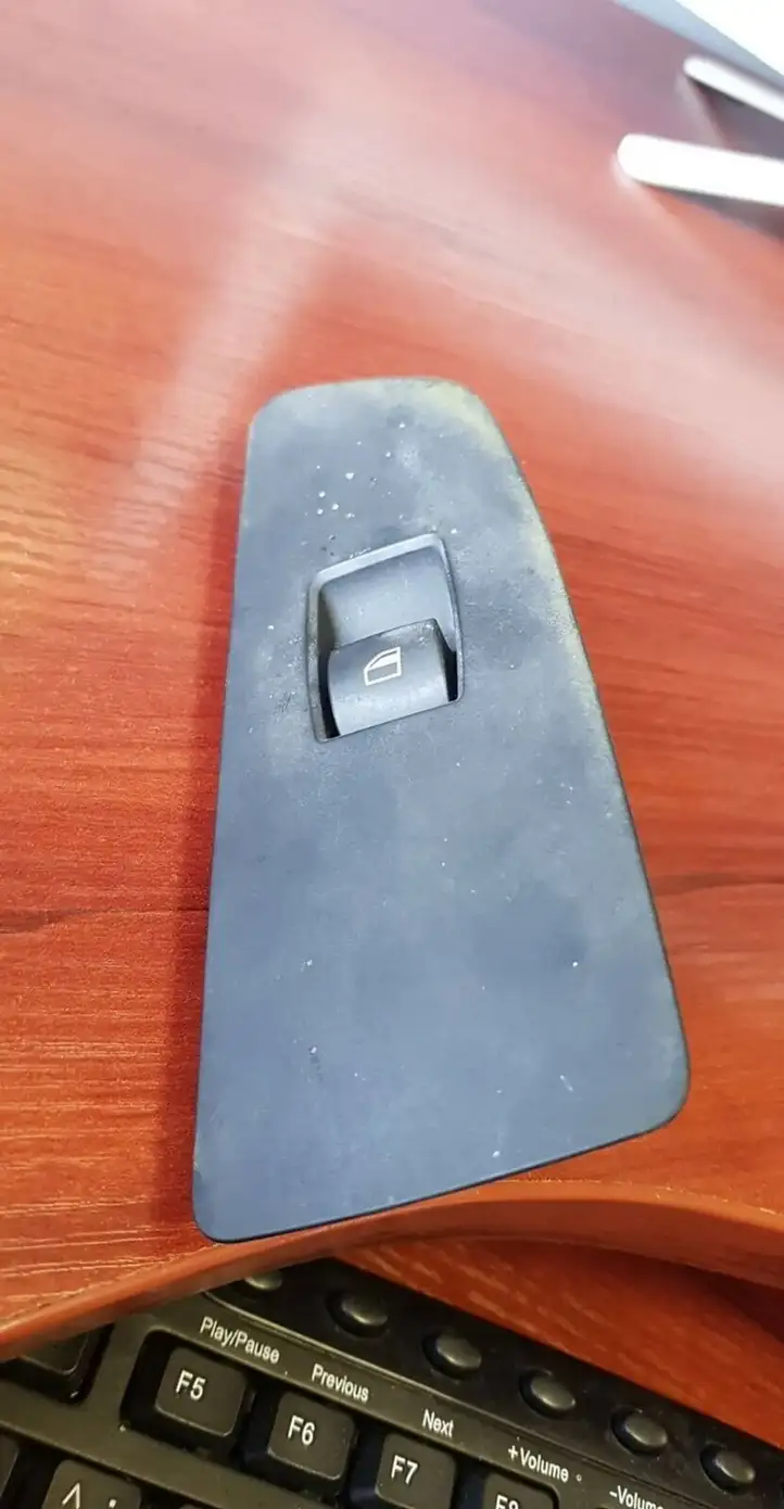BMW 1 E81 E87 (2004 - 2011) 6970247 Кнопка стеклоподъемников — фото 1