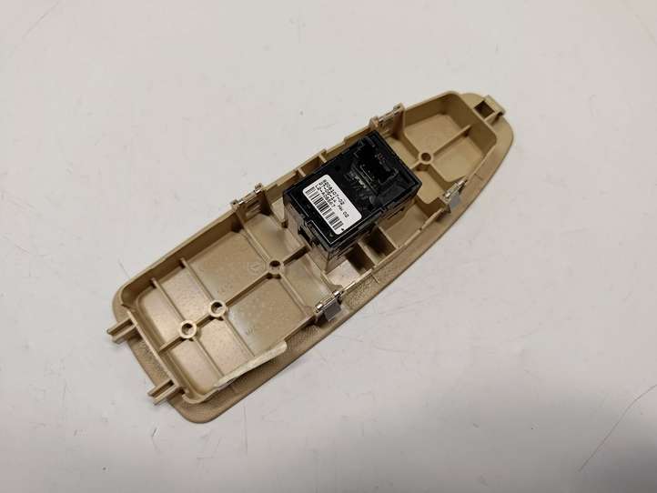 BMW 3 F30 F35 F31 (2012 - 2018)  9208107 Кнопка стеклоподъемников