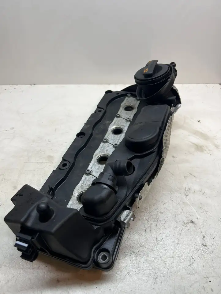 Volkswagen PASSAT B6 (2005 - 2010) 03L103469 Крышка головки блока цилиндров — фото 1