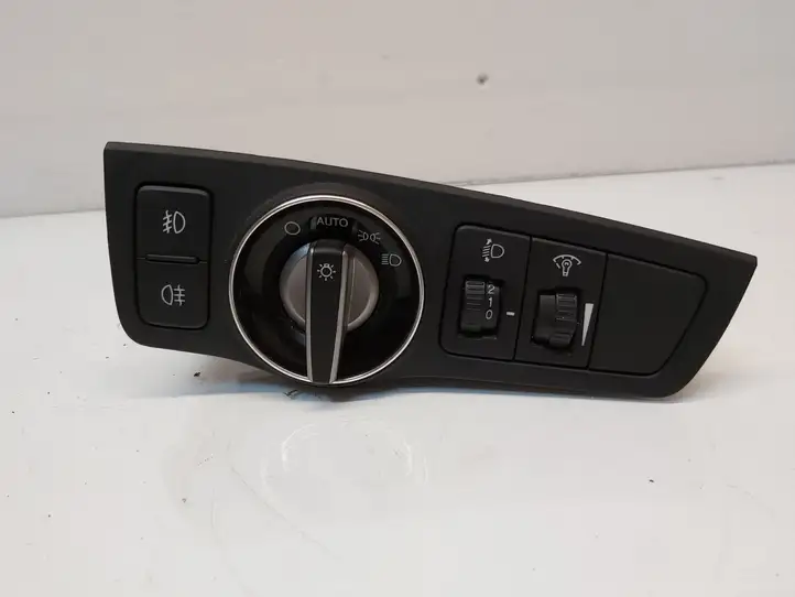 Hyundai i40 (2011 - ) 933003Z100 Включатель фонарей — фото 1