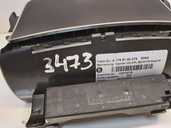 Mercedes-Benz CLA C117,X117,W117 (2013 - 2019) A1768100279 Пепельница — фото 2