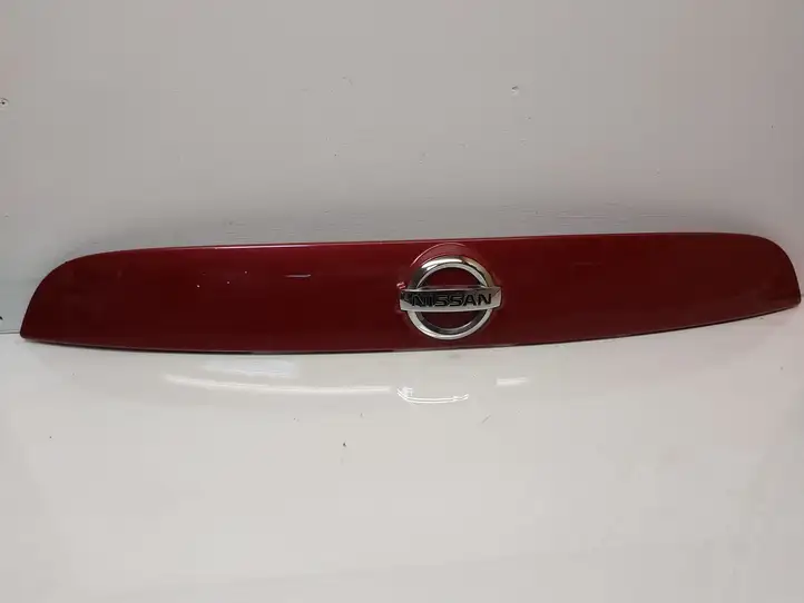 Nissan Juke I F15 (2010 - 2018) 908121KA Подсветка номера — фото 1
