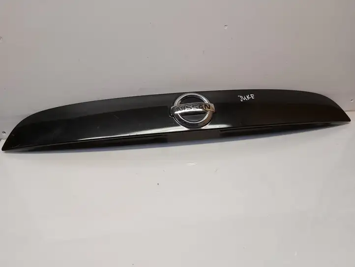 Nissan Juke I F15 (2010 - 2018) 908121KA Подсветка номера — фото 1