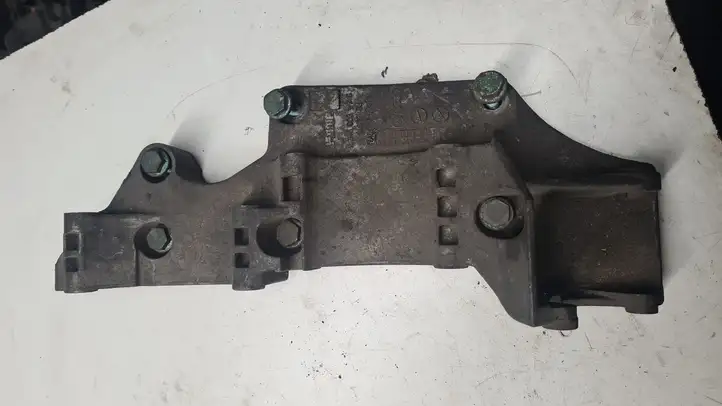 Volkswagen Sharan (2003 - 2010) R045903143C Кронштейн генератора — фото 1