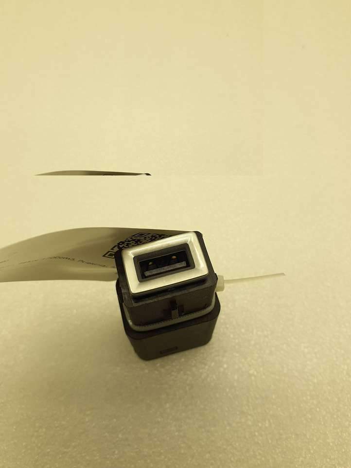 Citroen C4 (2016 - )  9824334377 Разъем USB