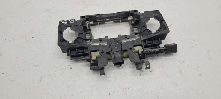 Audi A8 (2005 - 2007)  4E0949137 Кронштейн