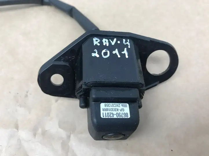 Toyota RAV 4 (XA40) (2012 - 2018) 8679042011 Видеокамера заднего вида — фото 3