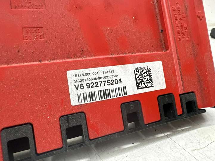 BMW 3 F30 F35 F31 (2012 - 2018)  9227752 Узел подключения плюсовых проводов