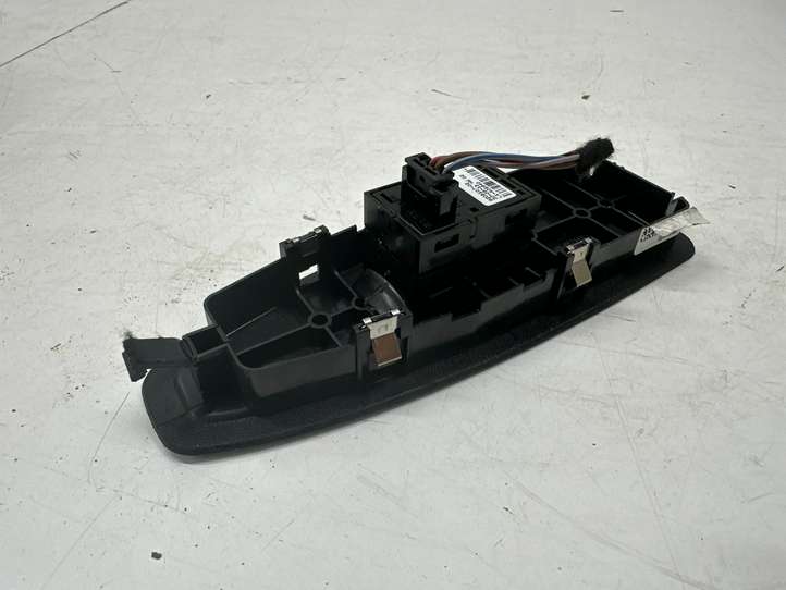 BMW 3 F30 F35 F31 (2012 - 2018)  9208107 Кнопка стеклоподъемников