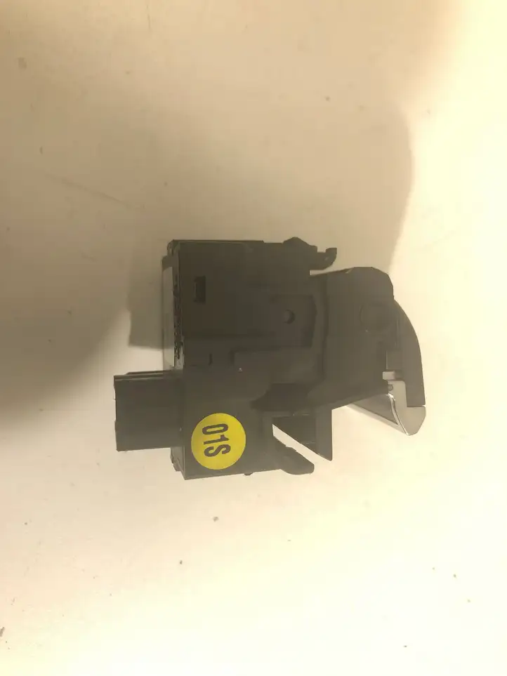 Audi A3/S3 8V (2016 - 2020) 161820485 Кнопка ручного тормоза — фото 2