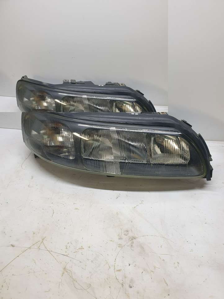 Volvo V70 (2000 - 2004)  89007908 Передняя фара