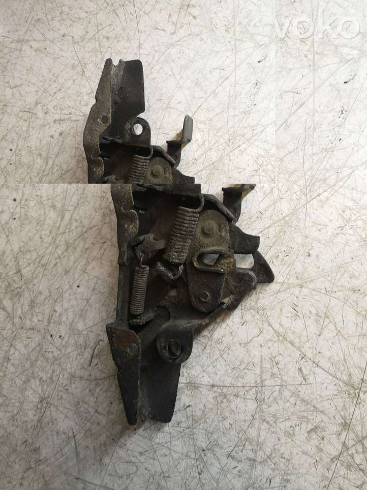 Toyota Avensis T250 (2003 - 2006)   Замок капота