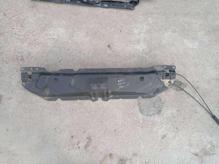 BMW 5 E60 E61 (2004 - 2010)  7033741 Верхняя часть панели радиаторов (телевизора)