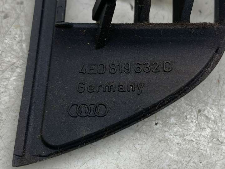 Audi A8 (2002 - 2005)  4E0819632C Воздушная решётка окна