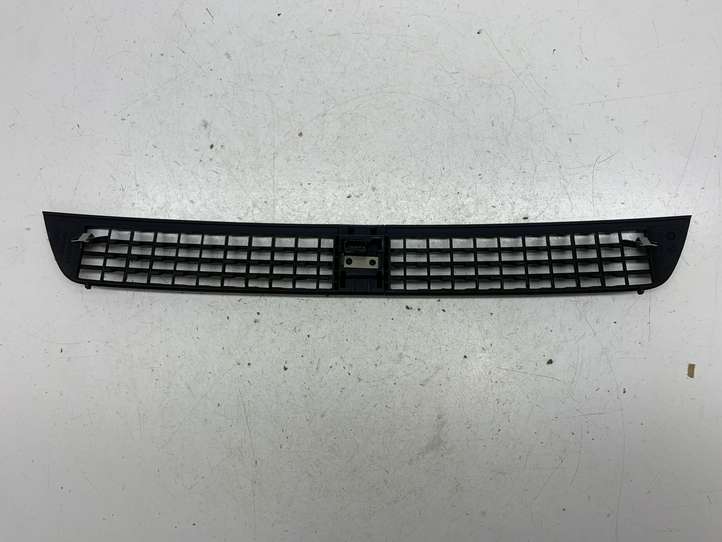 Audi A8 (2002 - 2005)  4E0819632C Воздушная решётка окна