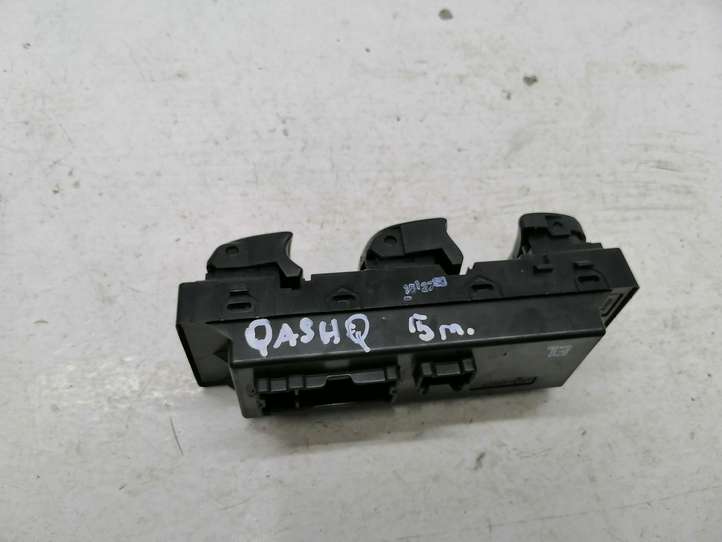 Nissan Qashqai (2013 - 2017)   Кнопка стеклоподъемников