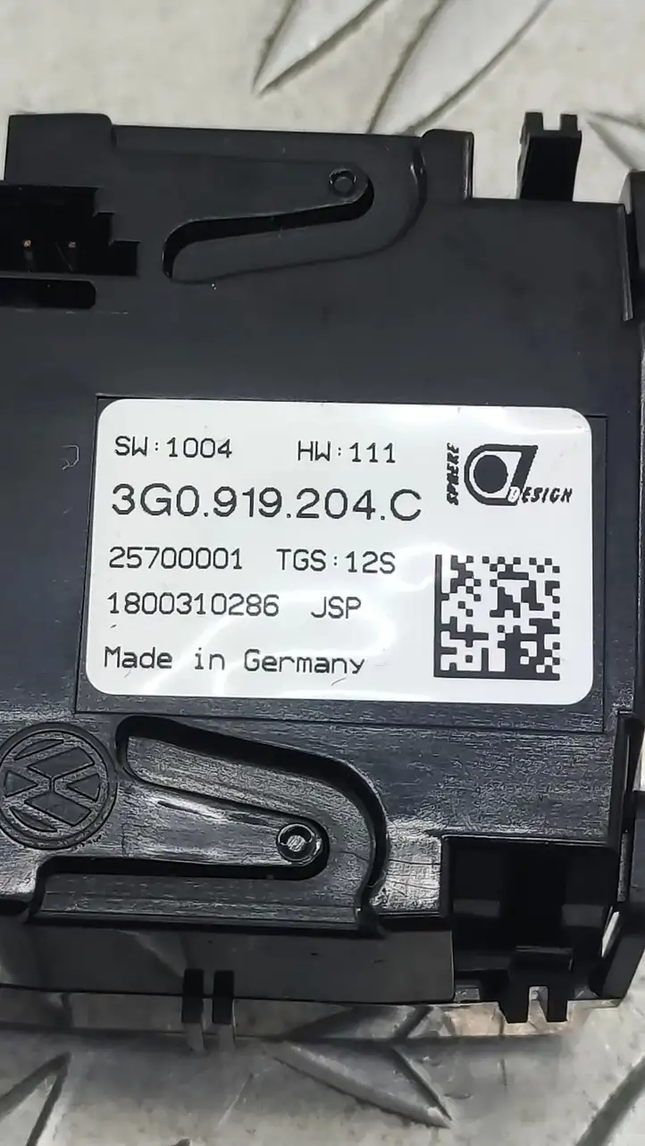Volkswagen PASSAT B6 (2005 - 2010) 3B5943021B Подсветка номера — фото 2
