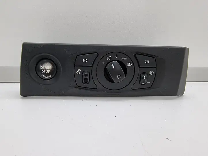 BMW 5 E60 E61 (2004 - 2010) 6953737 Включатель фонарей — фото 1