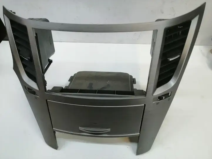 Subaru Legacy (2009 - 2013) 66120AJ030 Центральный воздушный дефлектор — фото 1