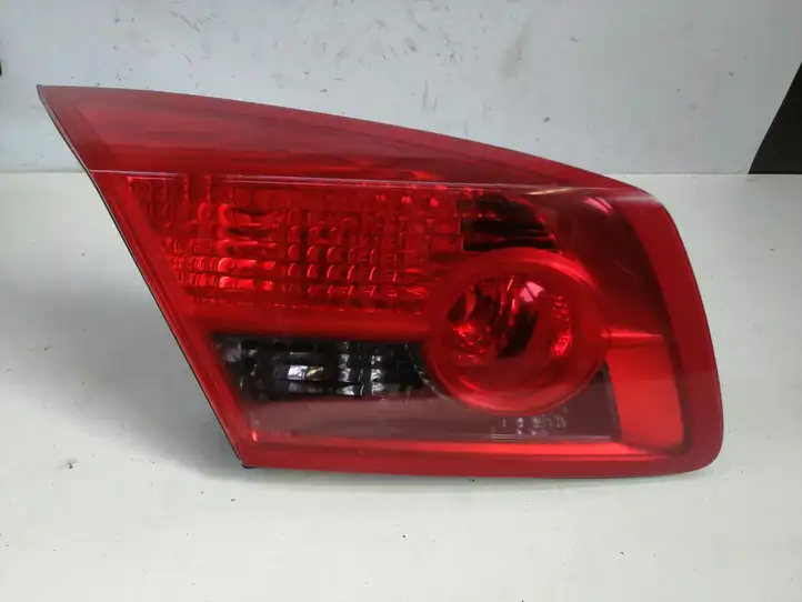 Renault Vel Satis (2002 - 2005) Задний фонарь в крышке багажника — фото 1