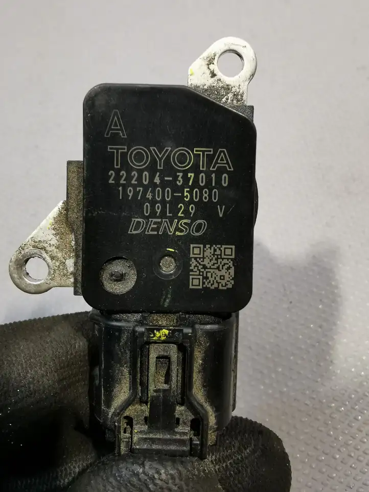 Toyota Verso (2009 - 2012) Датчик массового расхода воздуха — фото 1