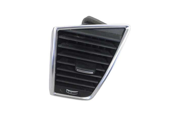 Audi Q5 (2012 - 2017)  8R2820901D Воздушная решётка окна