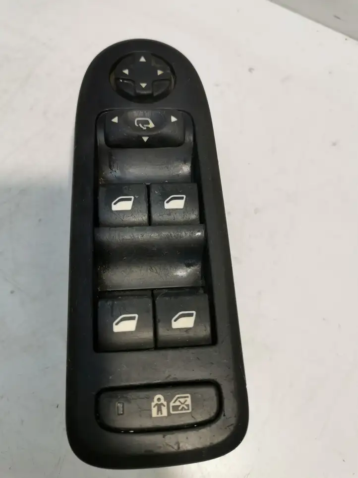 Citroen C5 (2008 - 2017) 96660257XT Кнопка стеклоподъемников — фото 1