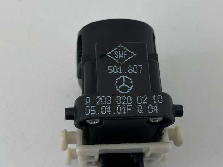 Mercedes-Benz C W203 (2000 - 2007)  A2038200210 Кнопка стеклоподъемников