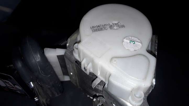 Renault Clio III (2005 - 2012)  33056057D Средний ремень безопасности ()