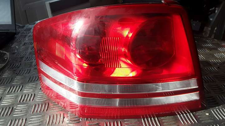 Dodge Avenger (2007 - 2014)  05116221AB Задний фонарь в кузове
