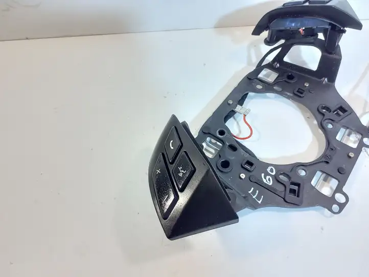 BMW 5 E60 E61 (2004 - 2010) 6983283 Кнопки на рулевом колесе — фото 2