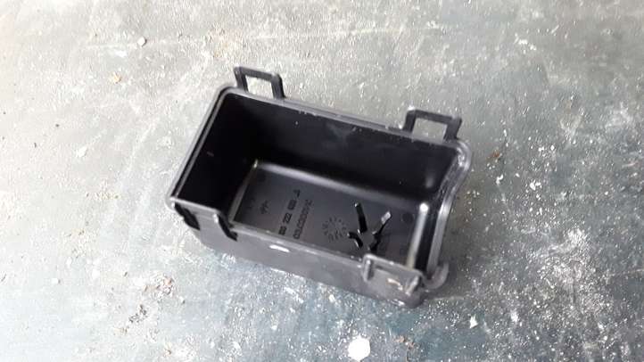 Renault Scenic III -  Grand scenic III (2009 - 2016)  8200222933 Крышка ящика предохранителей