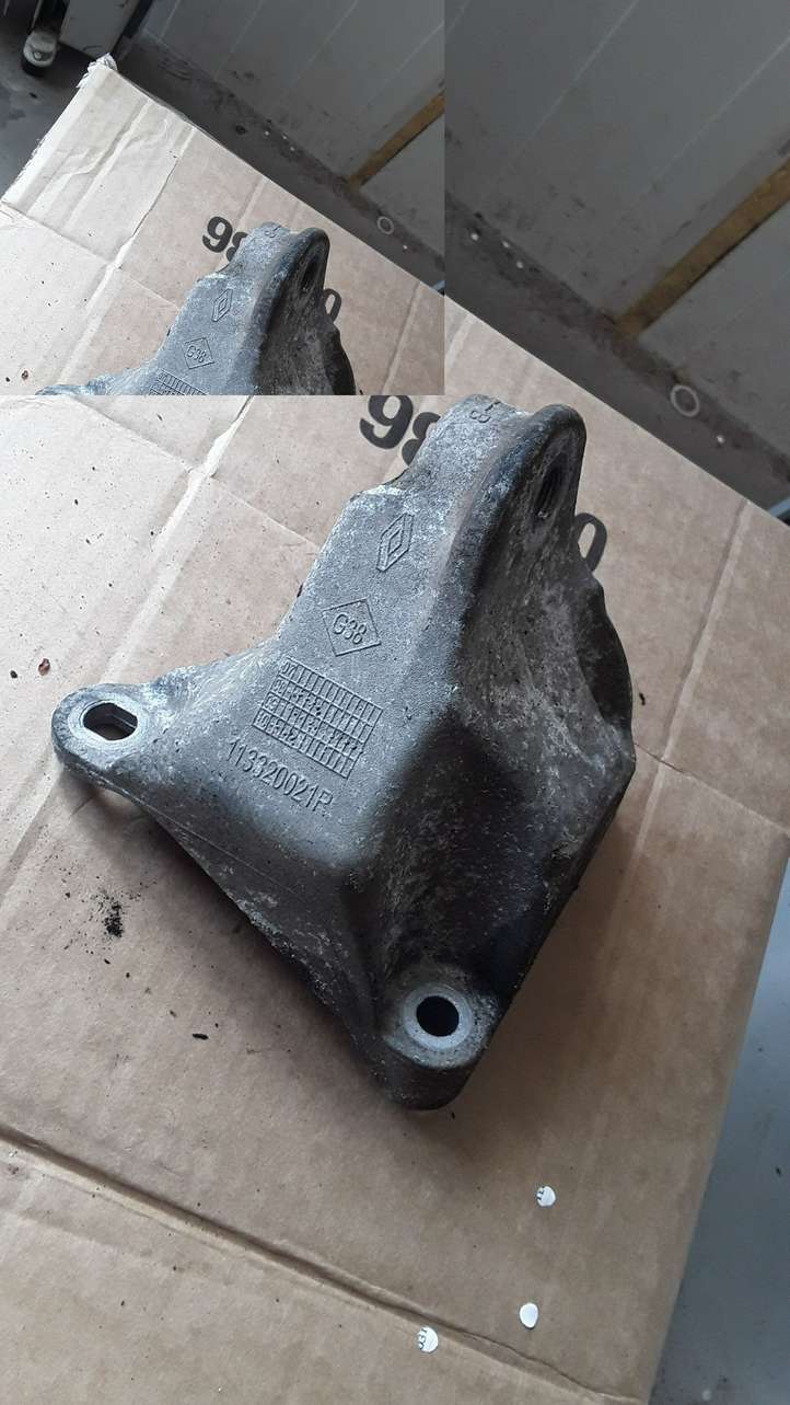 Renault Megane III (2009 - 2016)  113320021R Кронштейн