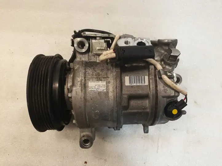 Mercedes-Benz B-class W246 (2011 - 2014) A0042301711 Компрессор (насос) кондиционера воздуха — фото 1