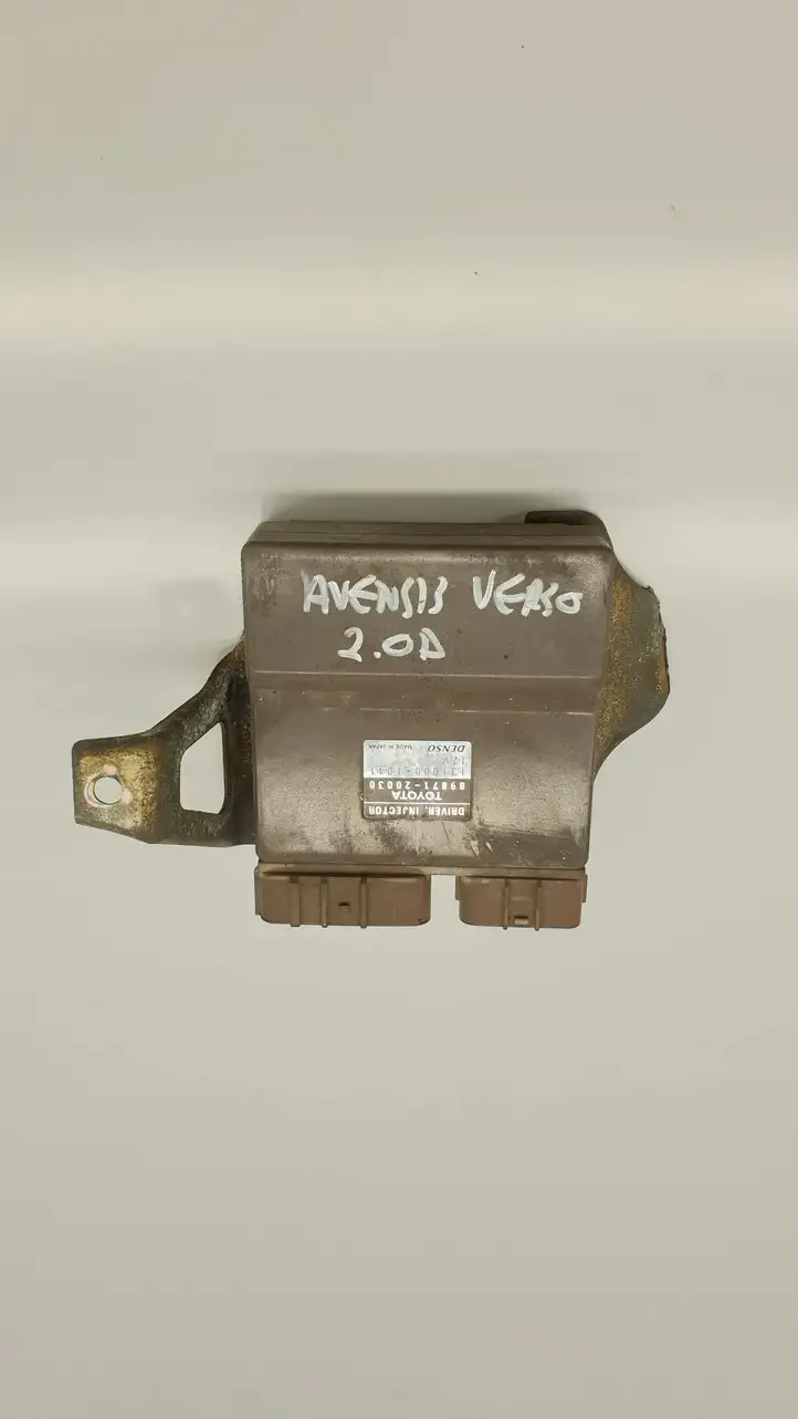 Toyota Avensis Verso (2001 - 2004) 8987120030 Блок управления форсунками — фото 1