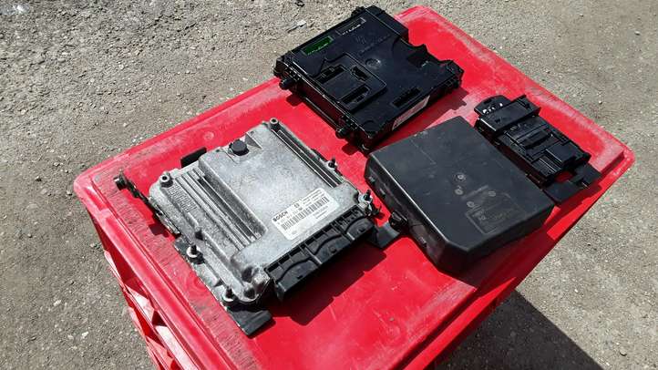 Renault Laguna (2007 - 2015)  0281014354 Комплект зажигания