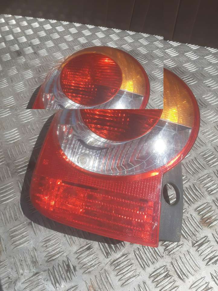 Renault Modus (2004 - 2007)  8200538786 Задний фонарь в кузове