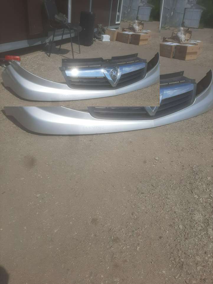 Renault Trafic II (X83) (2002 - 2014)  93856149 Верхняя решётка