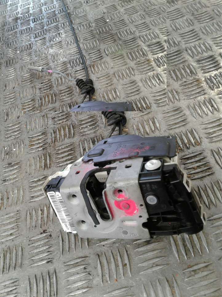 Dodge Journey (2007 - 2011)  P04589699AA Замок задней двери