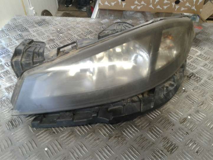 Renault Laguna (2005 - 2007)  8200481196 Передняя фара