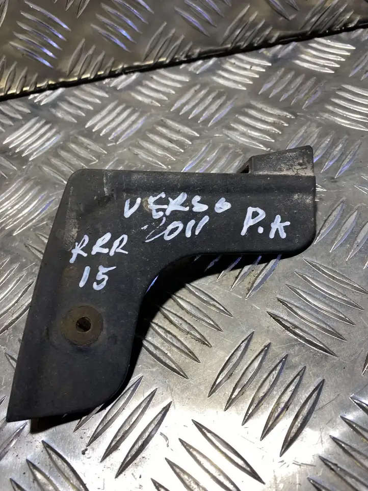 Toyota Verso (2009 - 2012) 769160F020 Наружная отделка переднего порога — фото 1