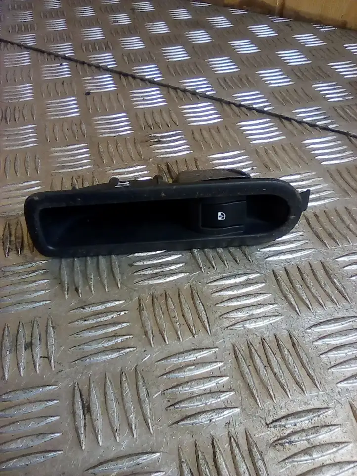 Renault Scenic II - Grand scenic II (2003 - 2006) 156013870 Блок кнопок стеклоподъемников — фото 1