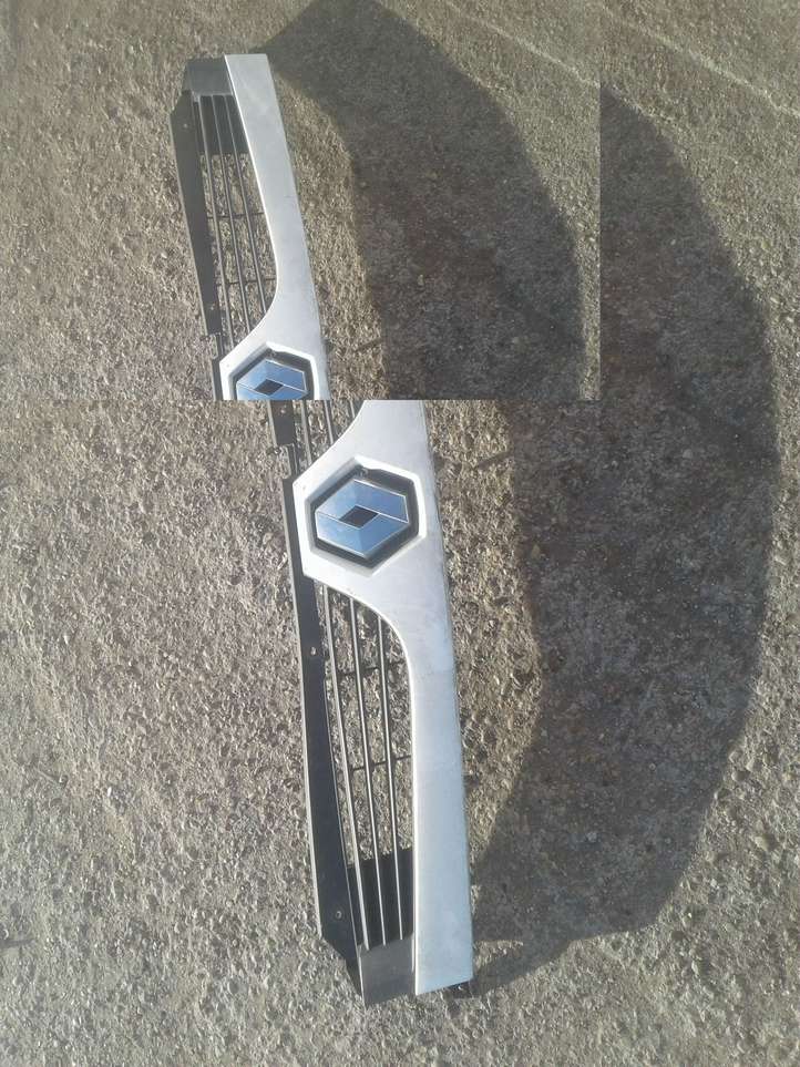 Renault Master II (2004 - 2010)  8200426365 Передняя решётка