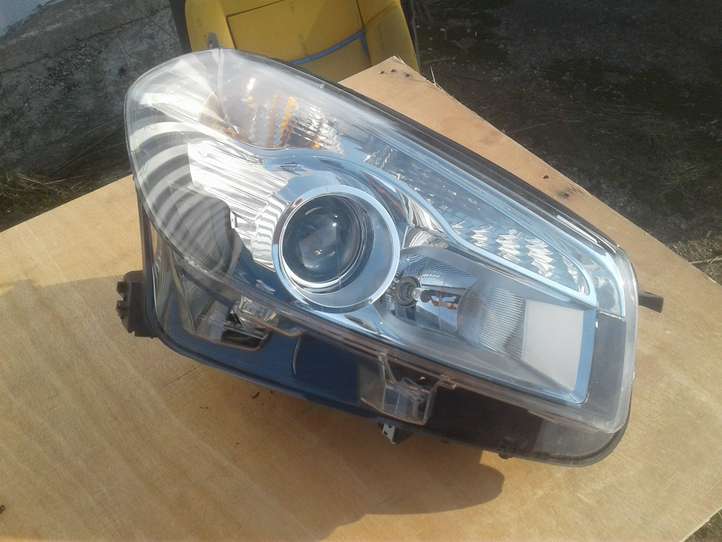 Nissan Qashqai (2010 - 2013)   Передняя фара