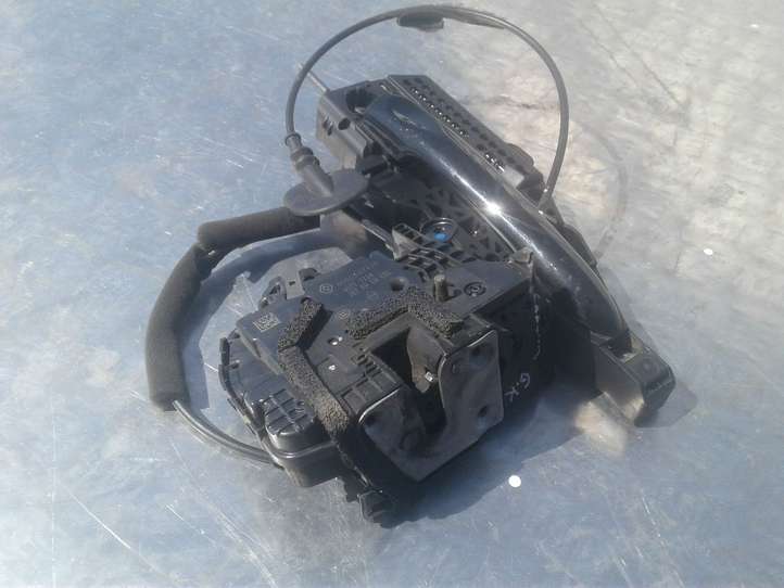 Renault Captur (2013 - 2020)  805034742R Замок задней двери