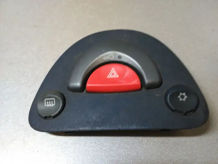 Smart ForTwo I (2000 - 2007) V013 Включатель аварийных фонарей — фото 1